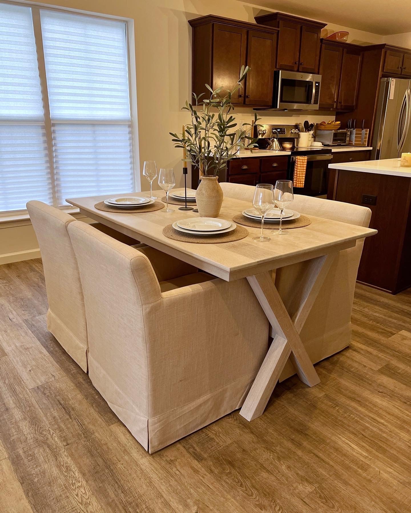 Gomez Dining Table
